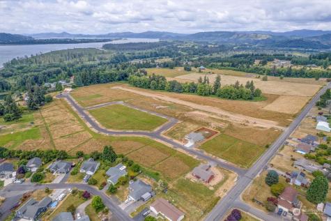 13 Sunnyfield Drive Cathlamet WA 98612