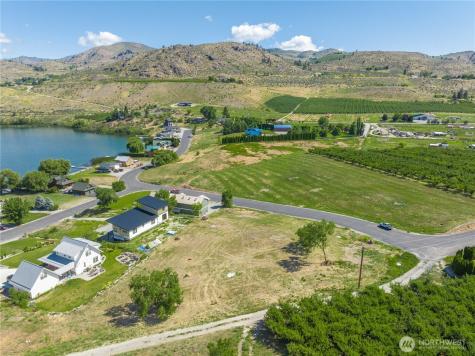 220 Roses Lake Drive Manson WA 98831