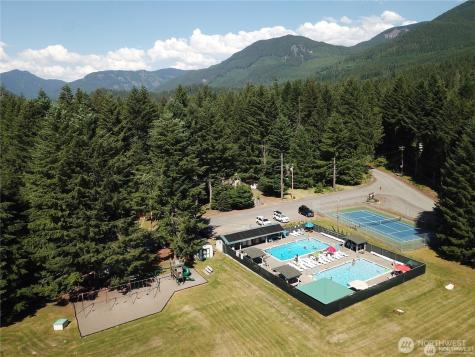 134 Grizzly Road Packwood WA 98361