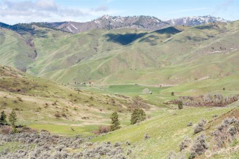 7993 Nahahum Canyon Road Cashmere WA 98815
