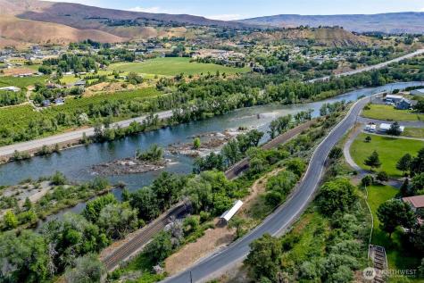 2080 Sleepy Hollow Road Wenatchee WA 98801
