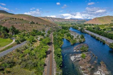 2080 Sleepy Hollow Road Wenatchee WA 98801