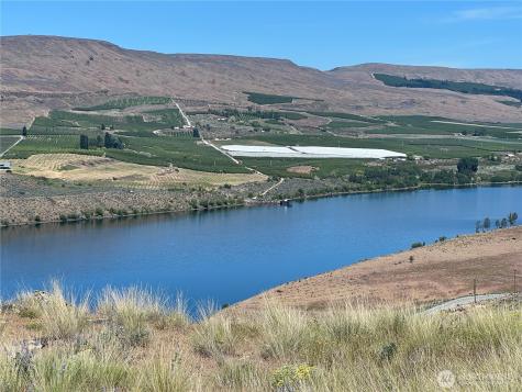 8 Old Highland Orchard Road Bridgeport WA 98813