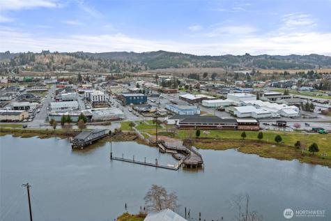 14 Bradford Street Raymond WA 98577