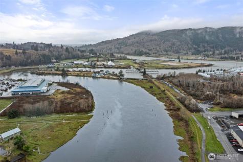 14 Bradford Street Raymond WA 98577