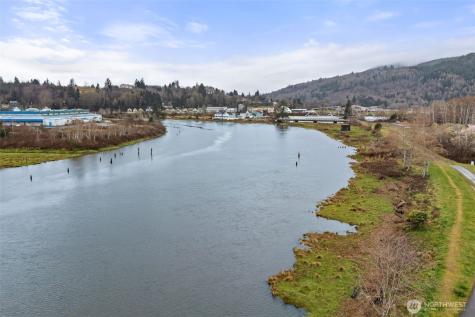 14 Bradford Street Raymond WA 98577