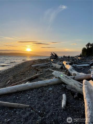 54 Saratoga Drive Hat Island WA 98206