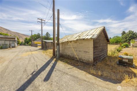 106 W Pleasant Avenue Cashmere WA 98815