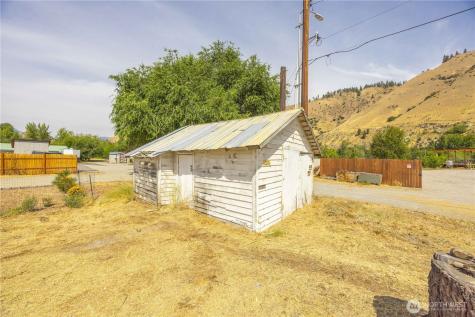 106 W Pleasant Avenue Cashmere WA 98815
