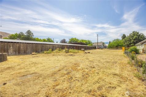 106 W Pleasant Avenue Cashmere WA 98815