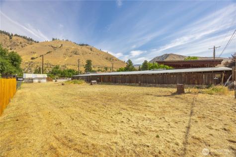 106 W Pleasant Avenue Cashmere WA 98815