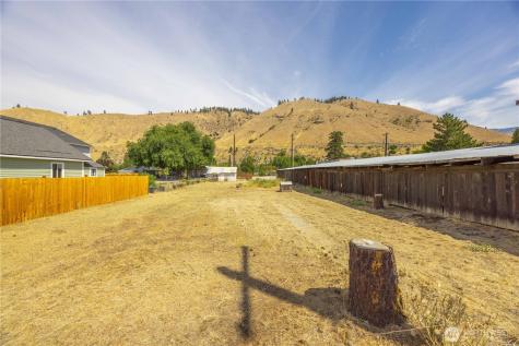 106 W Pleasant Avenue Cashmere WA 98815
