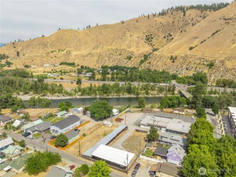 106 W Pleasant Avenue Cashmere WA 98815