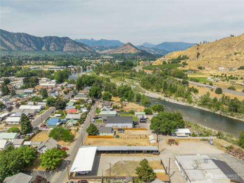 106 W Pleasant Avenue Cashmere WA 98815