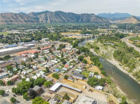 106 W Pleasant Avenue Cashmere WA 98815