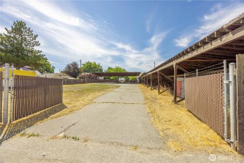 106 W Pleasant Avenue Cashmere WA 98815