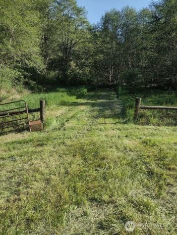 71 Chenois Valley Road Hoquiam WA 98550