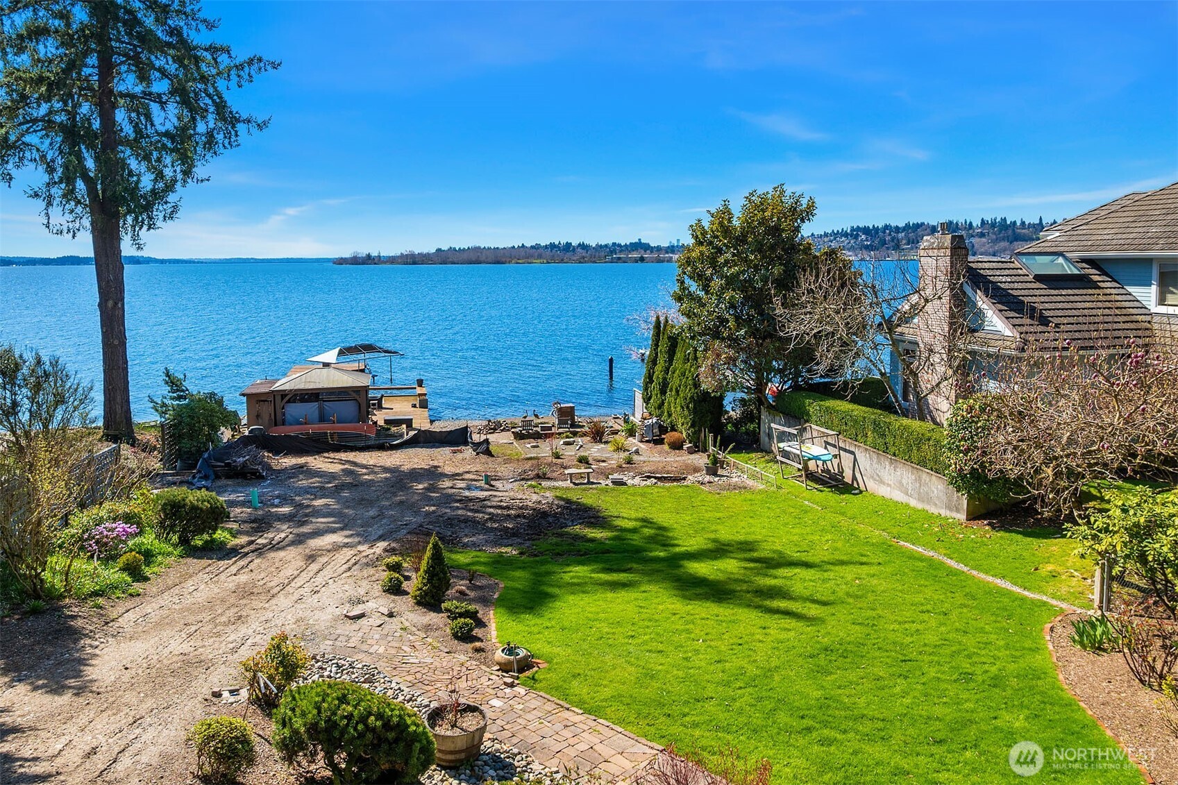 7615 NE Champagne Point Place Kirkland WA 98034