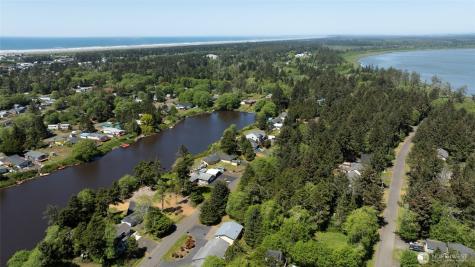 743 Copalis Avenue NE Ocean Shores WA 98569