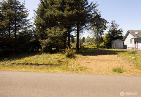 743 Copalis Avenue NE Ocean Shores WA 98569