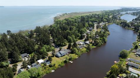 743 Copalis Avenue NE Ocean Shores WA 98569