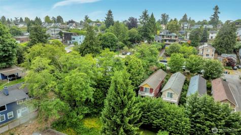 5630 32nd Avenue SW Seattle WA 98126