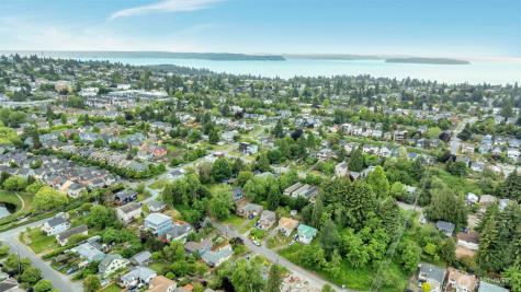 5630 32nd Avenue SW Seattle WA 98126