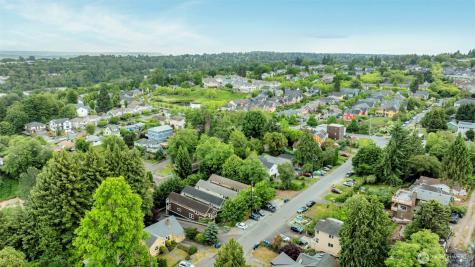 5630 32nd Avenue SW Seattle WA 98126
