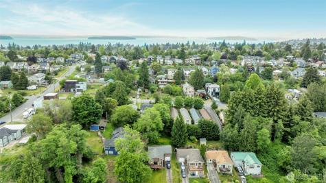 5630 32nd Avenue SW Seattle WA 98126