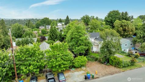 5630 32nd Avenue SW Seattle WA 98126