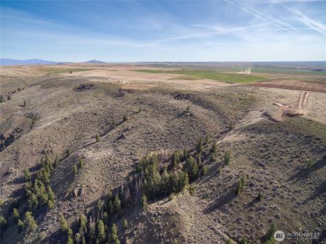 12 Road S NW Waterville WA 98858