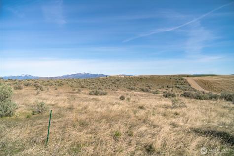 12 Road S NW Waterville WA 98858