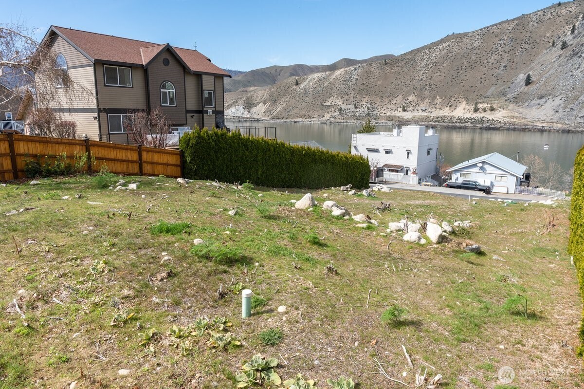 460 Lakefront Drive Orondo WA 98843