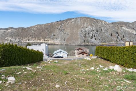 460 Lakefront Drive Orondo WA 98843