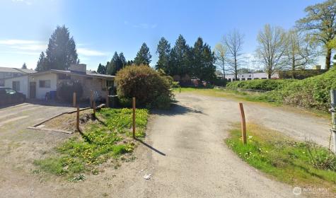 1529 Maple Lane Kent WA 98030