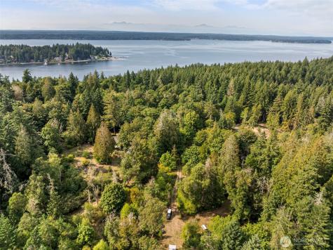 623 208th Avenue NW Lakebay WA 98349