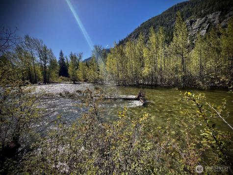 35 Emerson Road Mazama WA 98833