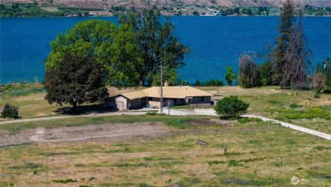 45 Thorndike Loop Road Oroville WA 98844