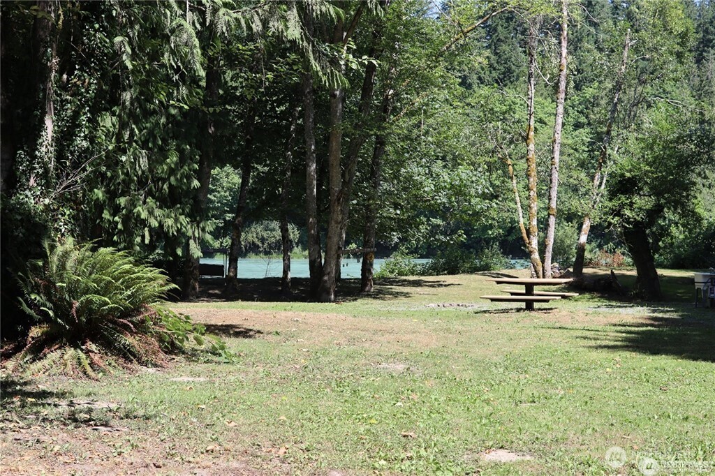 41707 North Shore Lane Concrete WA 98237