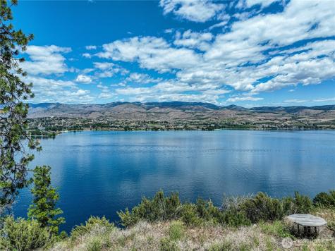4620 South Lakeshore Road Chelan WA 98816
