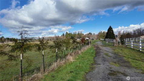 3723 324th Street NW Stanwood WA 98292