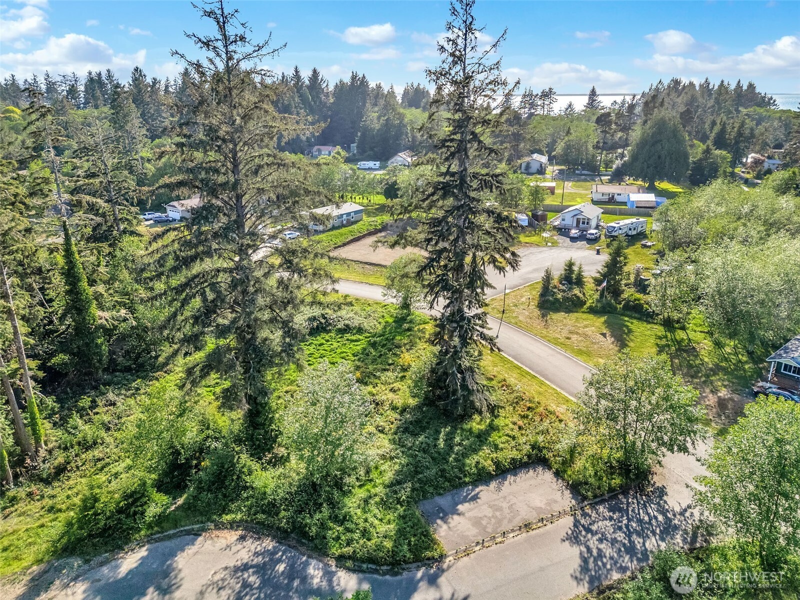 10 Sunrise Lane South Bend WA 98586