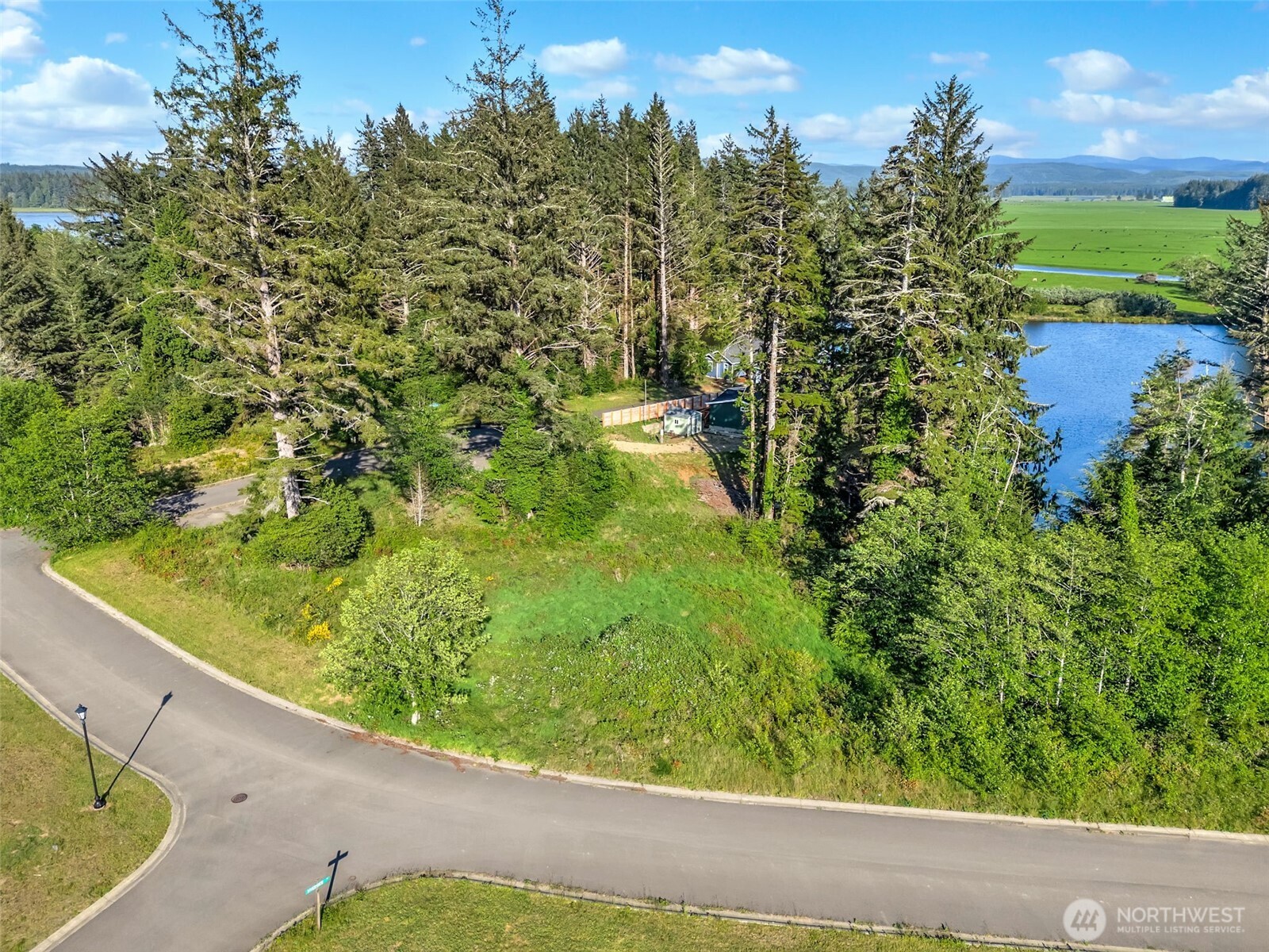 10 Sunrise Lane South Bend WA 98586