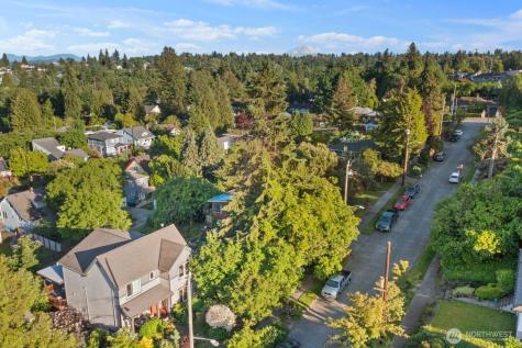 10428 66th Avenue S Seattle WA 98178