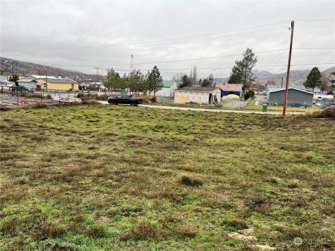 714 3rd Street Brewster WA 98812