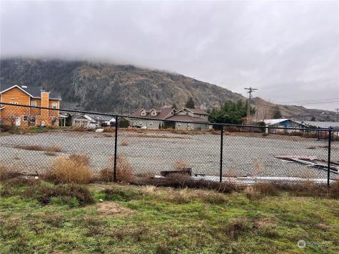 714 3rd Street Brewster WA 98812