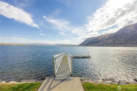 714 3rd Street Brewster WA 98812