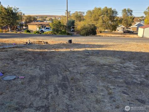 203 S 1st Street Lind WA 99341