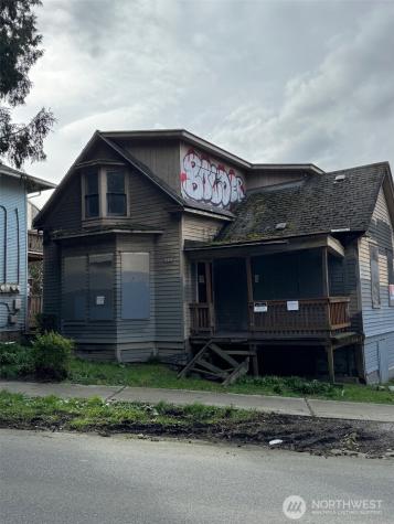 2531 Gilman Drive W Seattle WA 98199