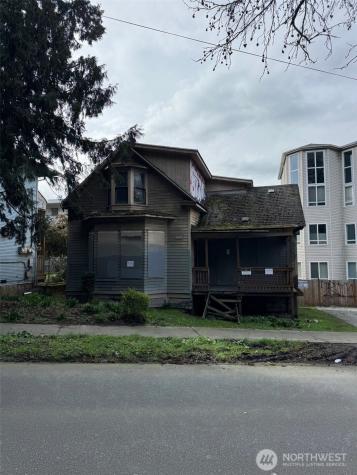2531 Gilman Drive W Seattle WA 98199